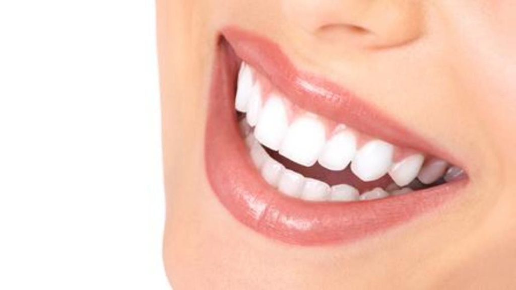 دراسة .. صحة الفم والأسنان تمنع حدوث مضاعفات خطيرة من الكورونا