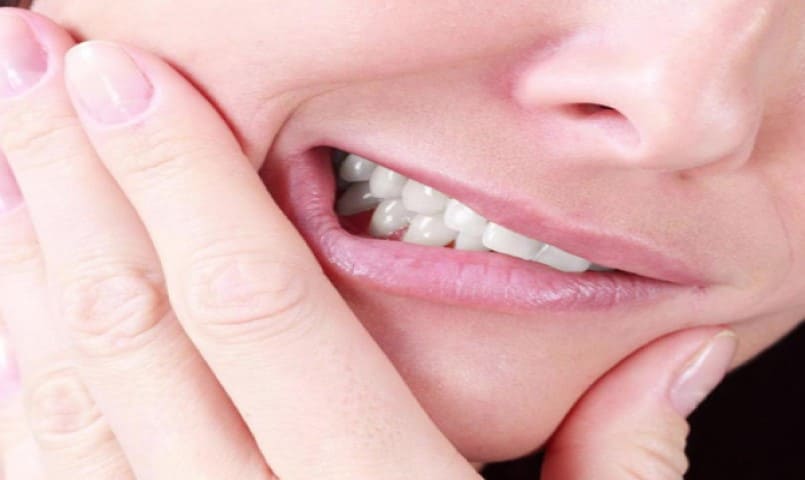 أضرار الرضاعة الطبيعية على أسنان الأم .. هل الرضاعة تسحب الكالسيوم