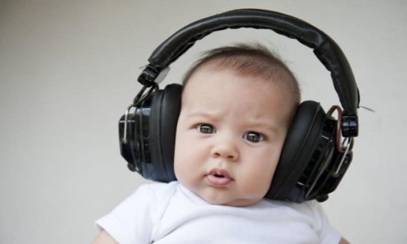 حساسية الصوت العالي عند الأطفال .. هل الصوت العالي يؤثر على الطفل؟